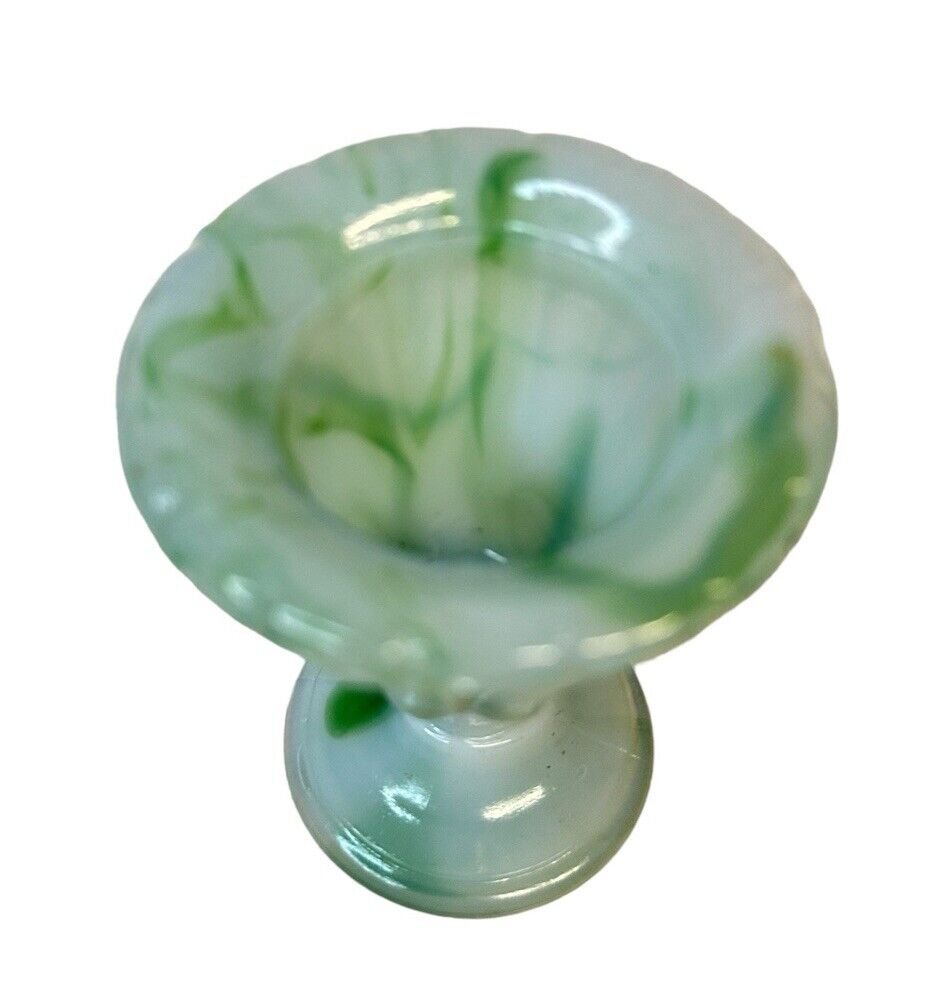 Vtg 1940 Akro Glass Agate Beggars Hand #766 Green & White Slag Glass Miniature Vase