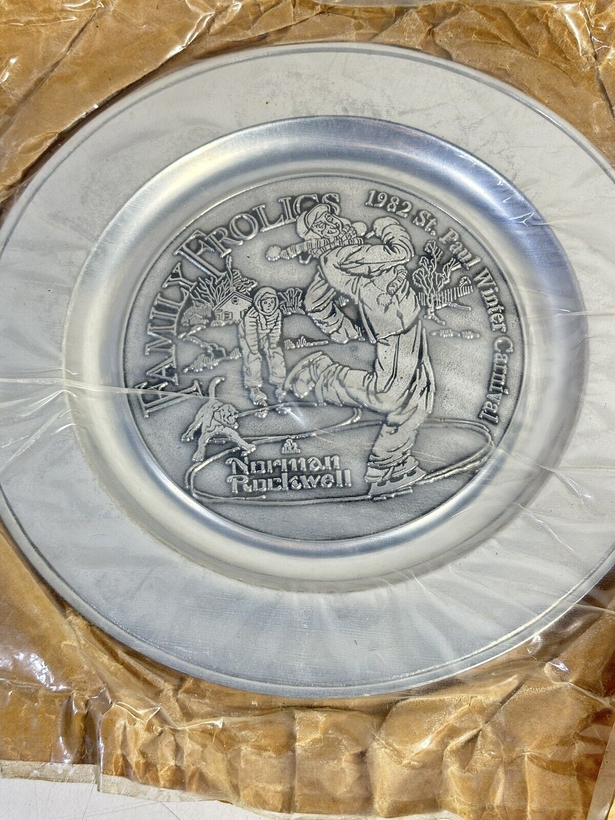 1982 Winterainment Norman Rockwell st.paul winter carnival pewter plate NOS