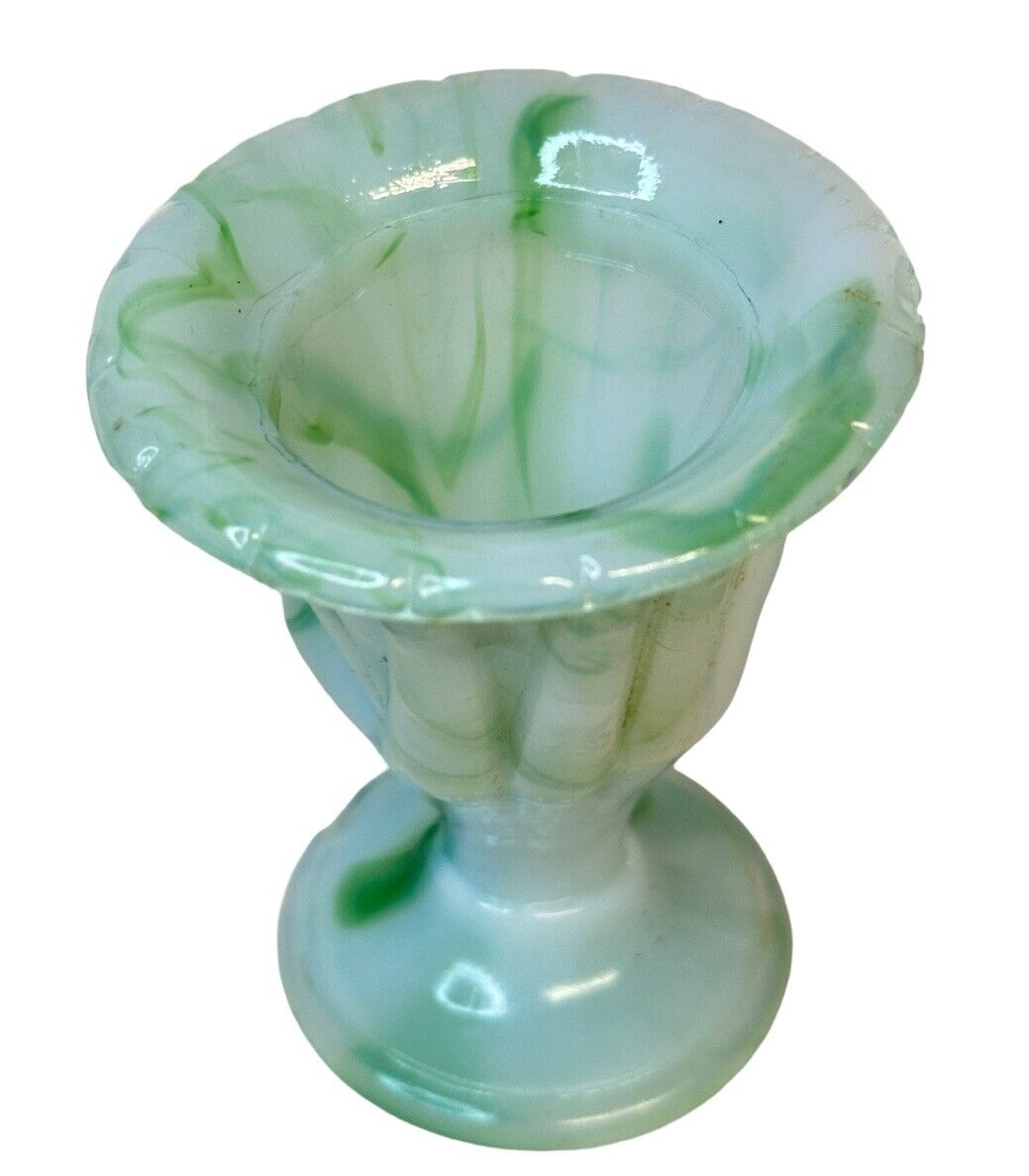 Vtg 1940 Akro Glass Agate Beggars Hand #766 Green & White Slag Glass Miniature Vase