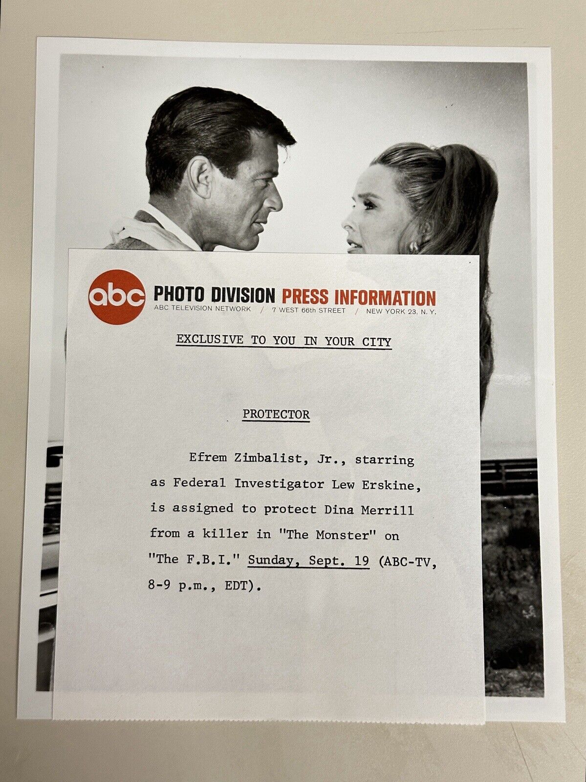 1965 Press Release Photo The FBI “ The Monster” Efrem Zimbalist & Dina Merrill
