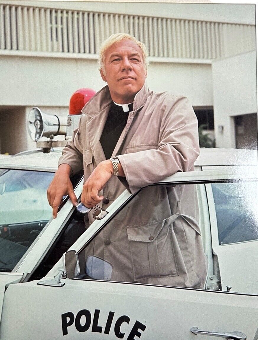 1968 Original TV Guide Cover Portrait George Kennedy In Sarge 20” x 16”