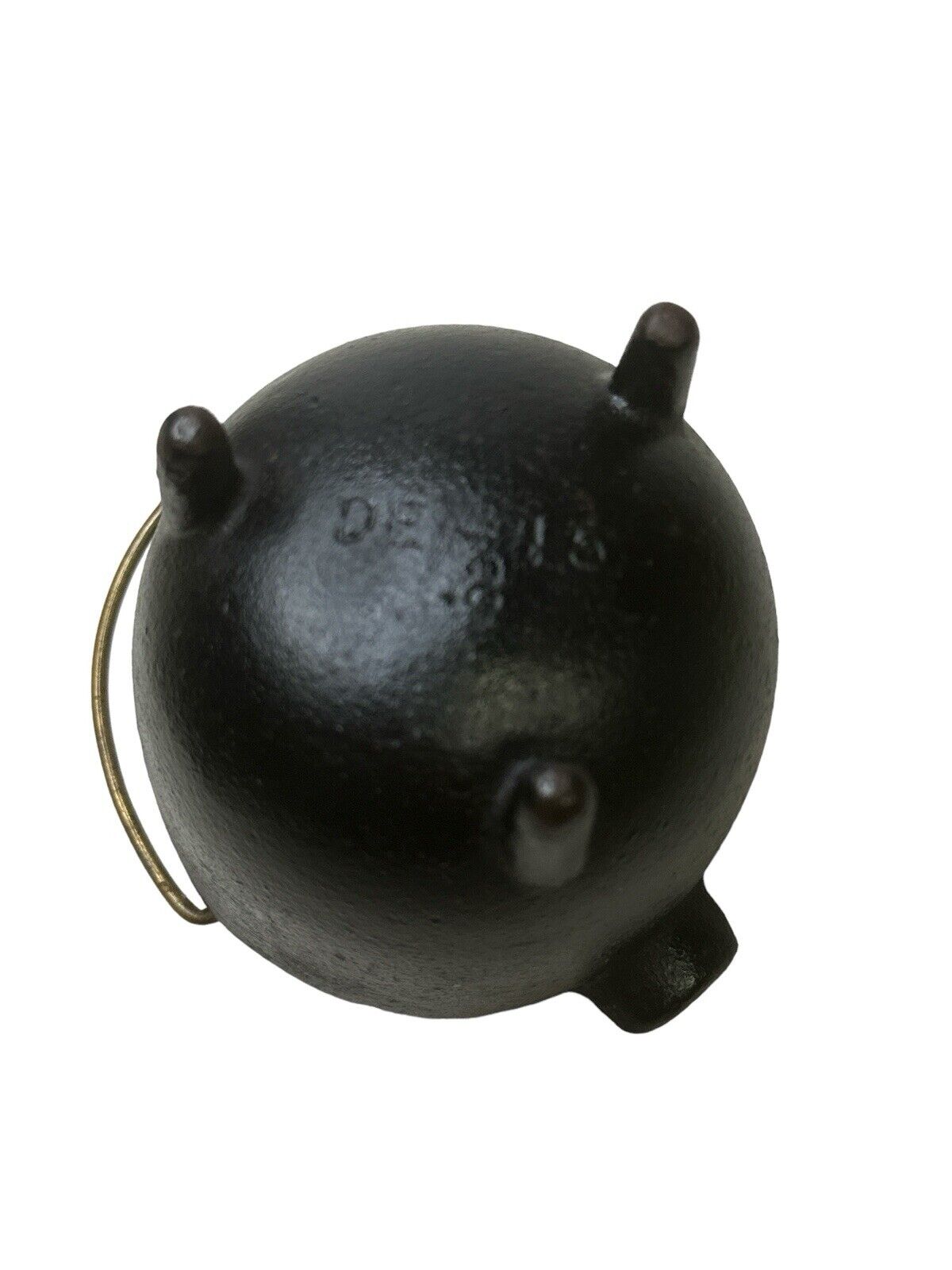 Vtg. Mini 3 Legged Cast Iron Pot Ashtray Cauldron Footed with Metal Handle DE-15