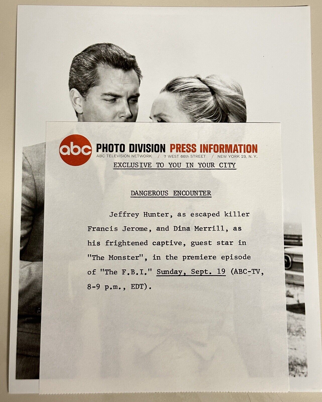 1965 Press Release Photo The FBI “ The Monster” Jeffrey Hunter & Dina Merrill