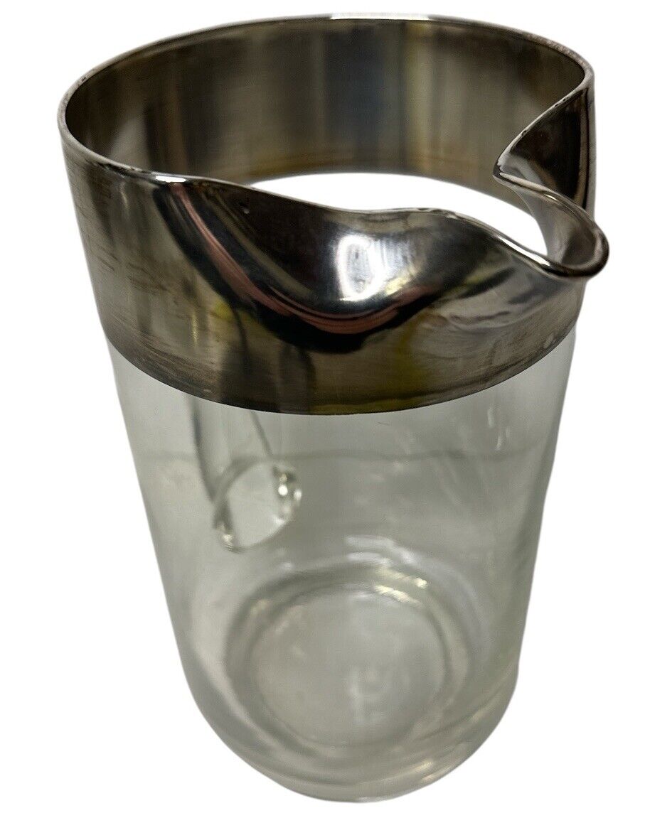 Dorothy Thorpe Silver Band Rim Glass Pitcher Beautiful MCM Bar Pitcher 9.5” Tall