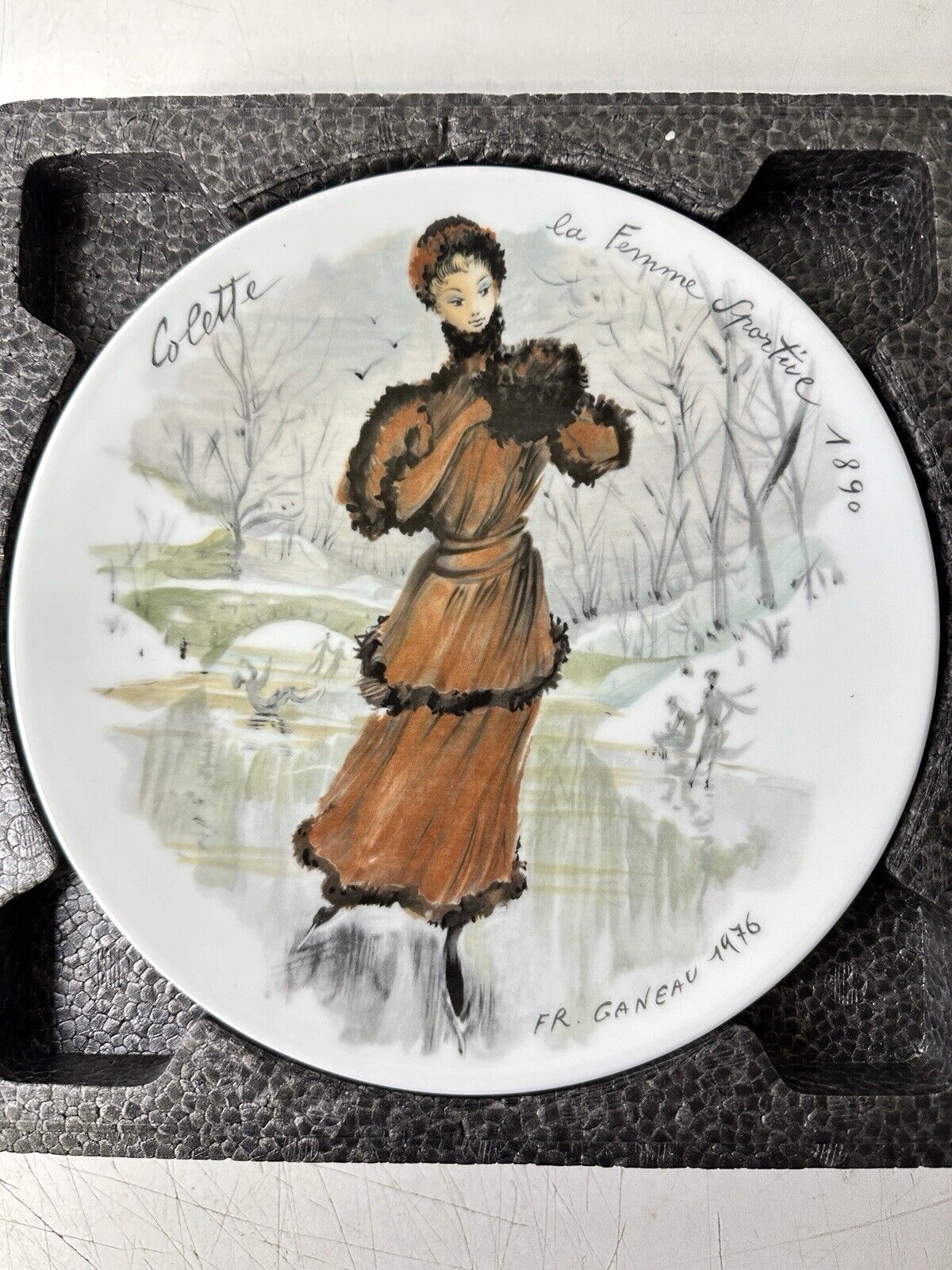 1890 D'Arceau Limoges Les Femmes Du Siecle Women of the Century Collector Plate