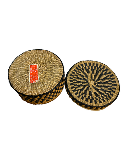 Vtg hand woven lot of 3 Wicker Round Painted Sewing decor Basket's with stand