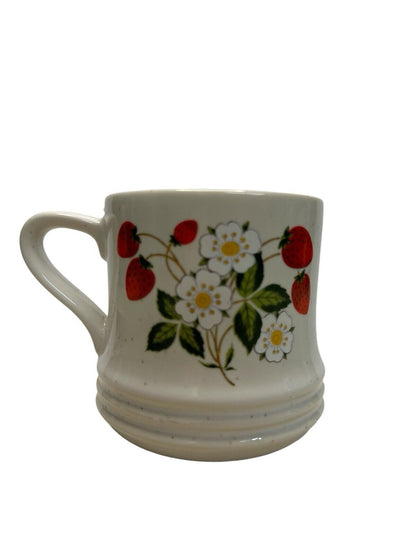 Vtg Set of 4 Sheffield Strawberries 'n Cream Stoneware Coffee Mugs Cups Japan