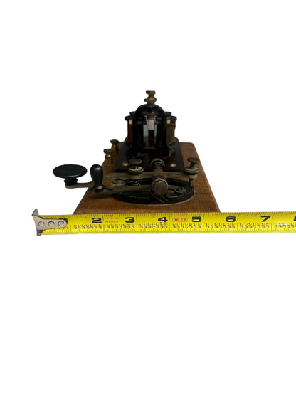 Antique Siginal electric Mfg Co Menominee Michigan Telegraph Key Sounder 4 Ohms