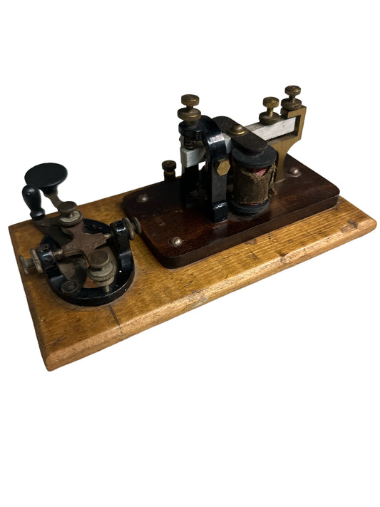 Antique Siginal electric Mfg Co Menominee Michigan Telegraph Key Sounder 4 Ohms