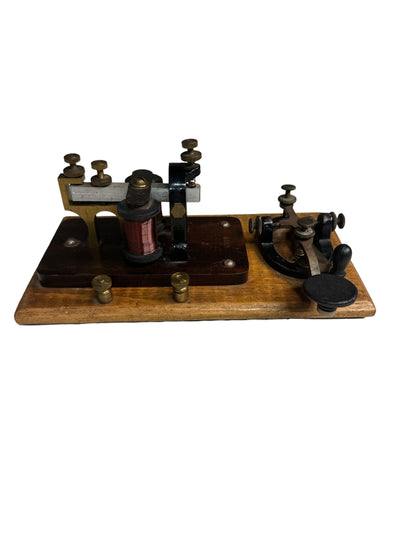 Antique Siginal electric Mfg Co Menominee Michigan Telegraph Key Sounder 4 Ohms