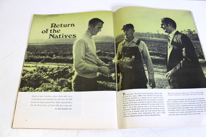 Sports Illustrated Magazine March 29, 1971 Mr. Go and Mr. No Boston vs Chicago